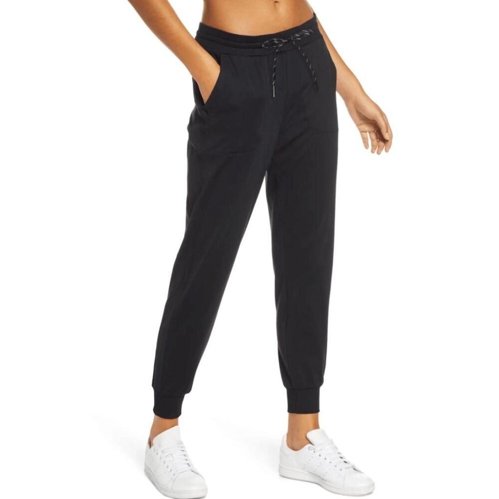 Zella Live in pocket joggers